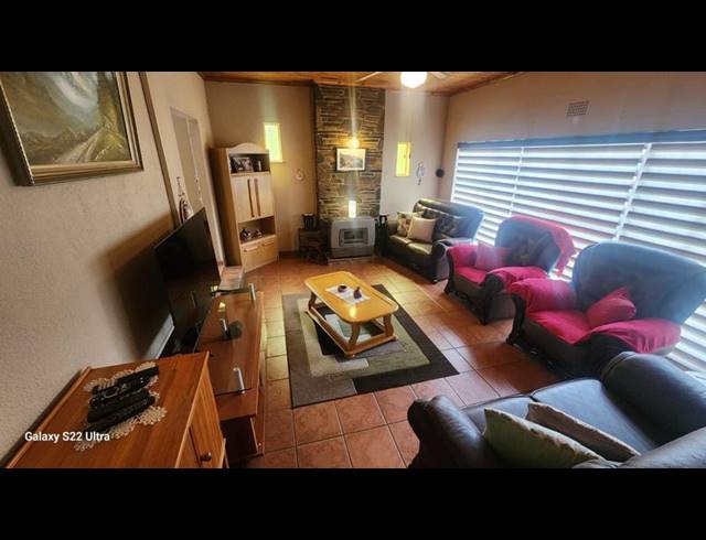 4 BEDROOM HOUSE FOR SALE IN GREENHILLS